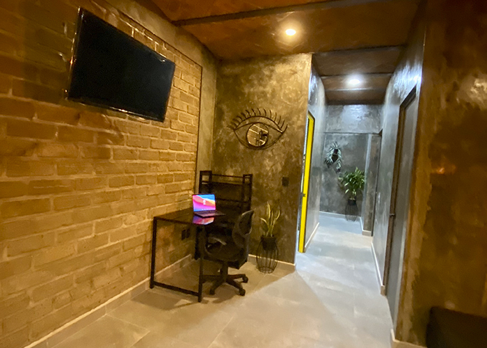 Pasillo Flats VI